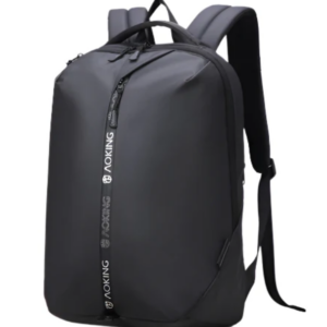 תיק גב ספורטיבי המתאים לנסיעות לחו"ל מוגן מים ללפטופ 15.6" מבית המותג AOKING עם טעינת USB - שחור